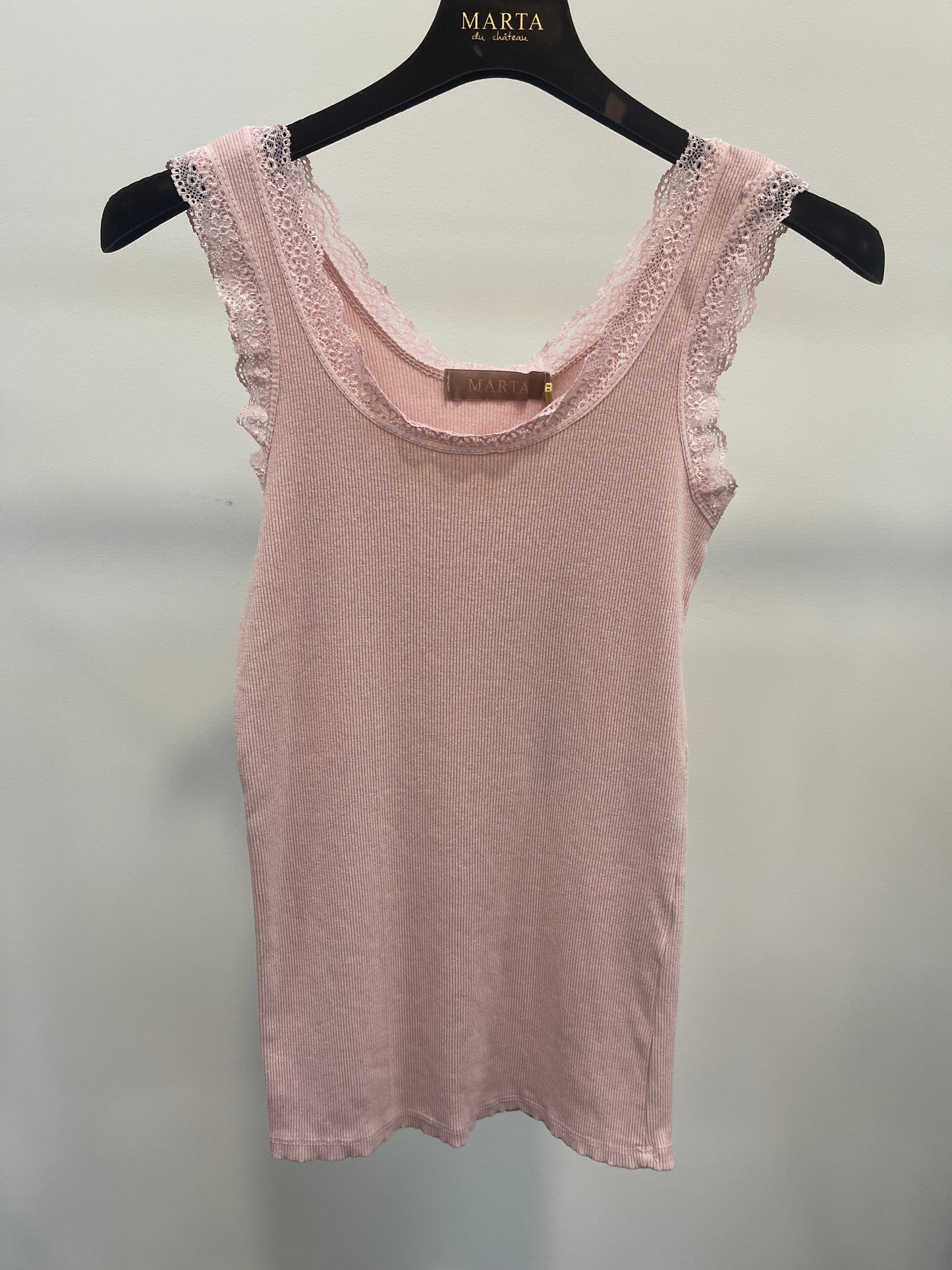 Toppi Angeline eri värejä-T-Paidat-Marta du Chateau-Lahja ja sisustus Pussukka Katariina Home Oy