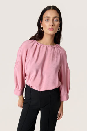 Pusero Leodora eri värejä-Puserot-Soaked in Luxury-Lahja ja sisustus Pussukka Katariina Home Oy