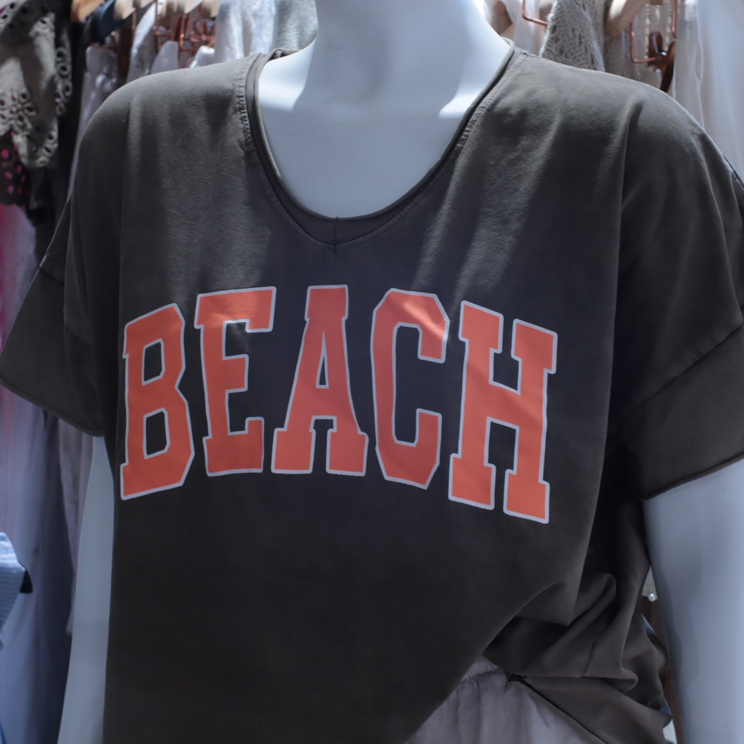 T-Paita Nella ruskea-T-Paidat-Marta du Chateau-Lahja ja sisustus Pussukka Katariina Home Oy