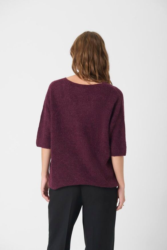 Neule Tuesday viininpunainen-Neuleet/Neuletakit-Soaked in Luxury-Lahja ja sisustus Pussukka Katariina Home Oy