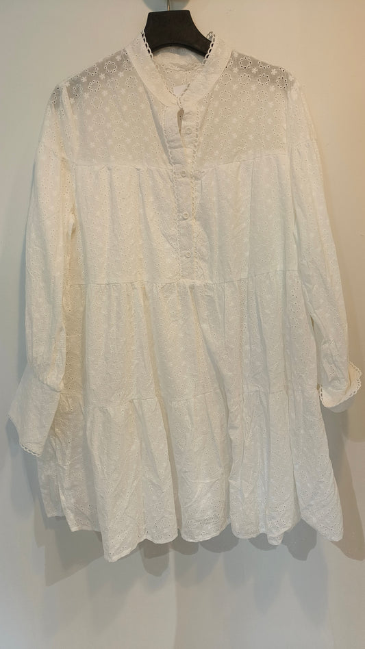 Tunika/Mekko Brode anglais valkoinen-Mekot/Hameet-Peura Collection-Lahja ja sisustus Pussukka Katariina Home Oy