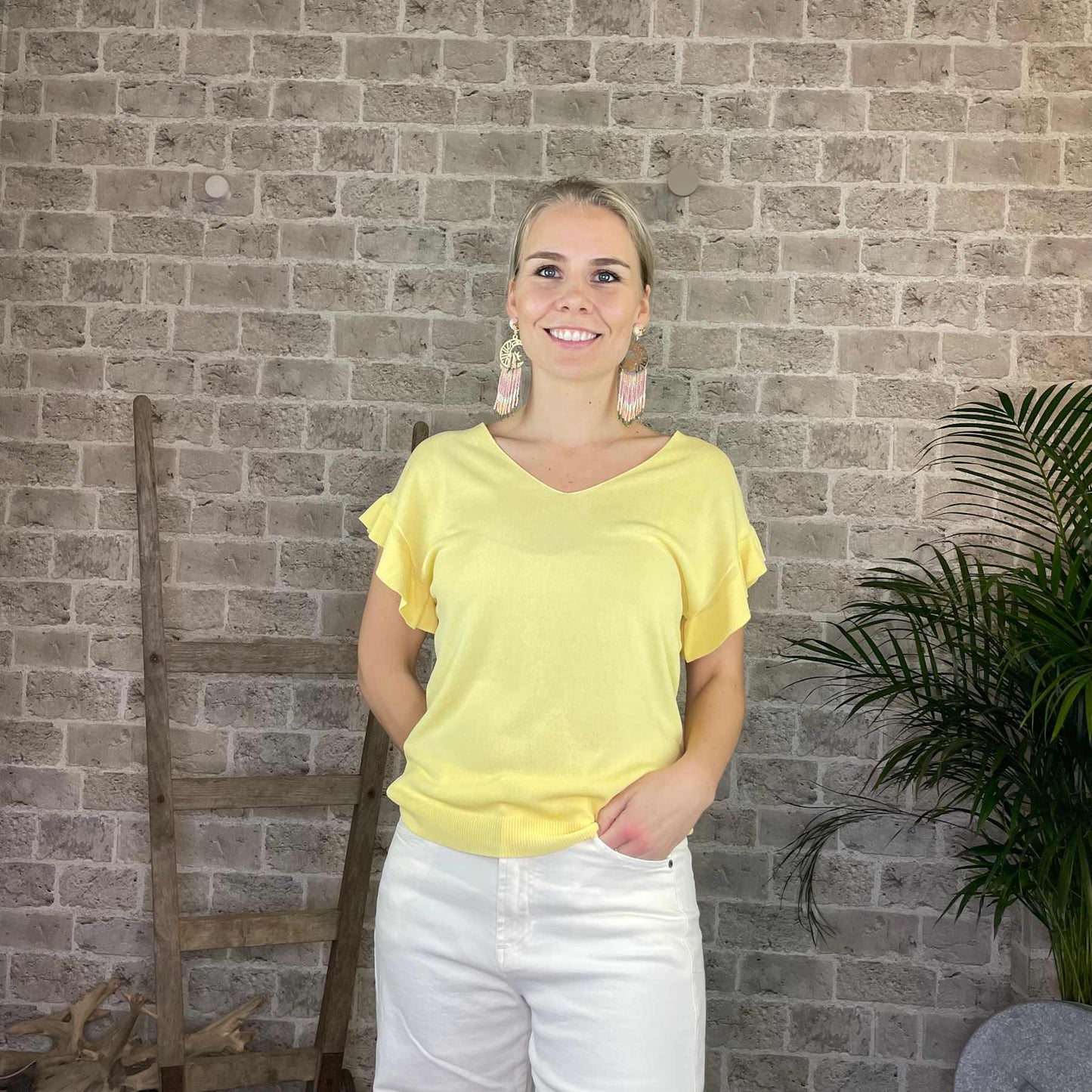 Neule Barrys eri värejä-Neuleet/Neuletakit-Cabana Living-Lahja ja sisustus Pussukka Katariina Home Oy