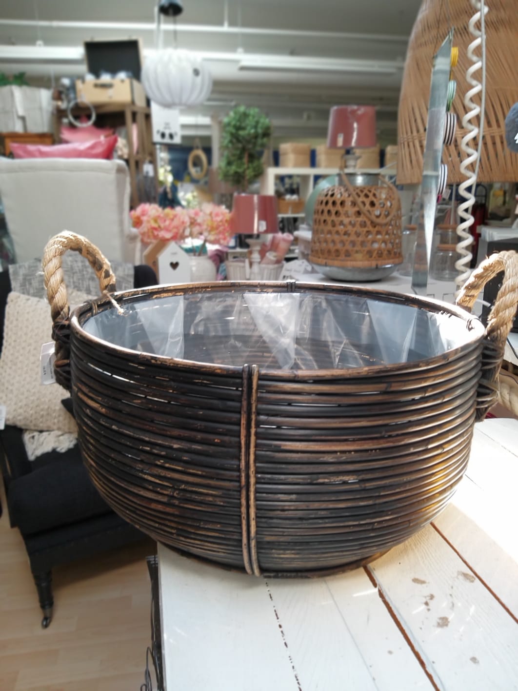 Rottinkikori Musta kolme kokoa Ubbe-Interiörhuset AB-Lahja ja sisustus Pussukka