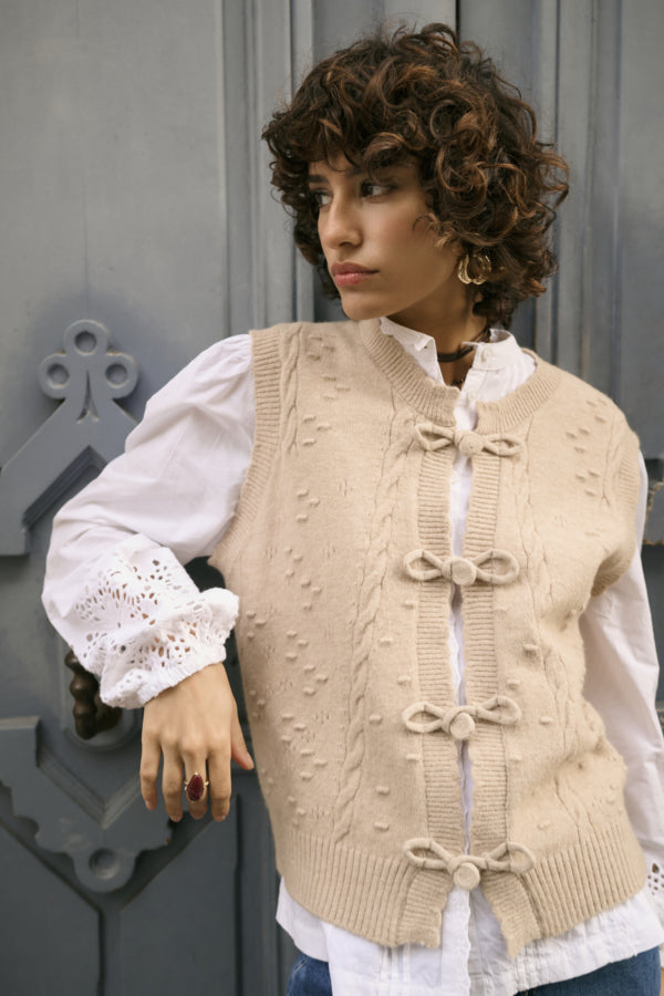 Neuleliivi Samira beige-Neuleet/Neuletakit-Cream Clothing-Lahja ja sisustus Pussukka Katariina Home Oy