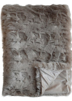 Torkkupeitto tekoturkis latte-Torkkupeitot-Chic Antique-Lahja ja sisustus Pussukka