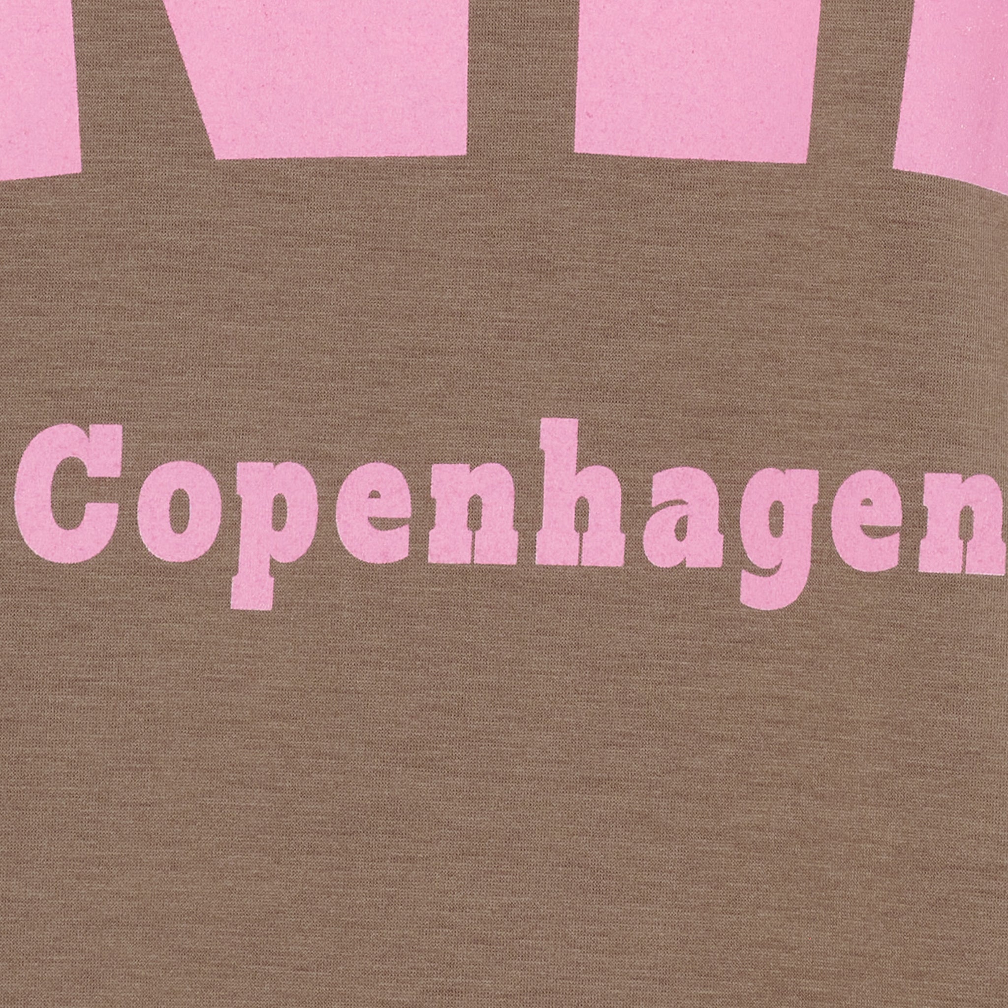 Collegepusero Hibiscus eri värejä Marta du Chateau
