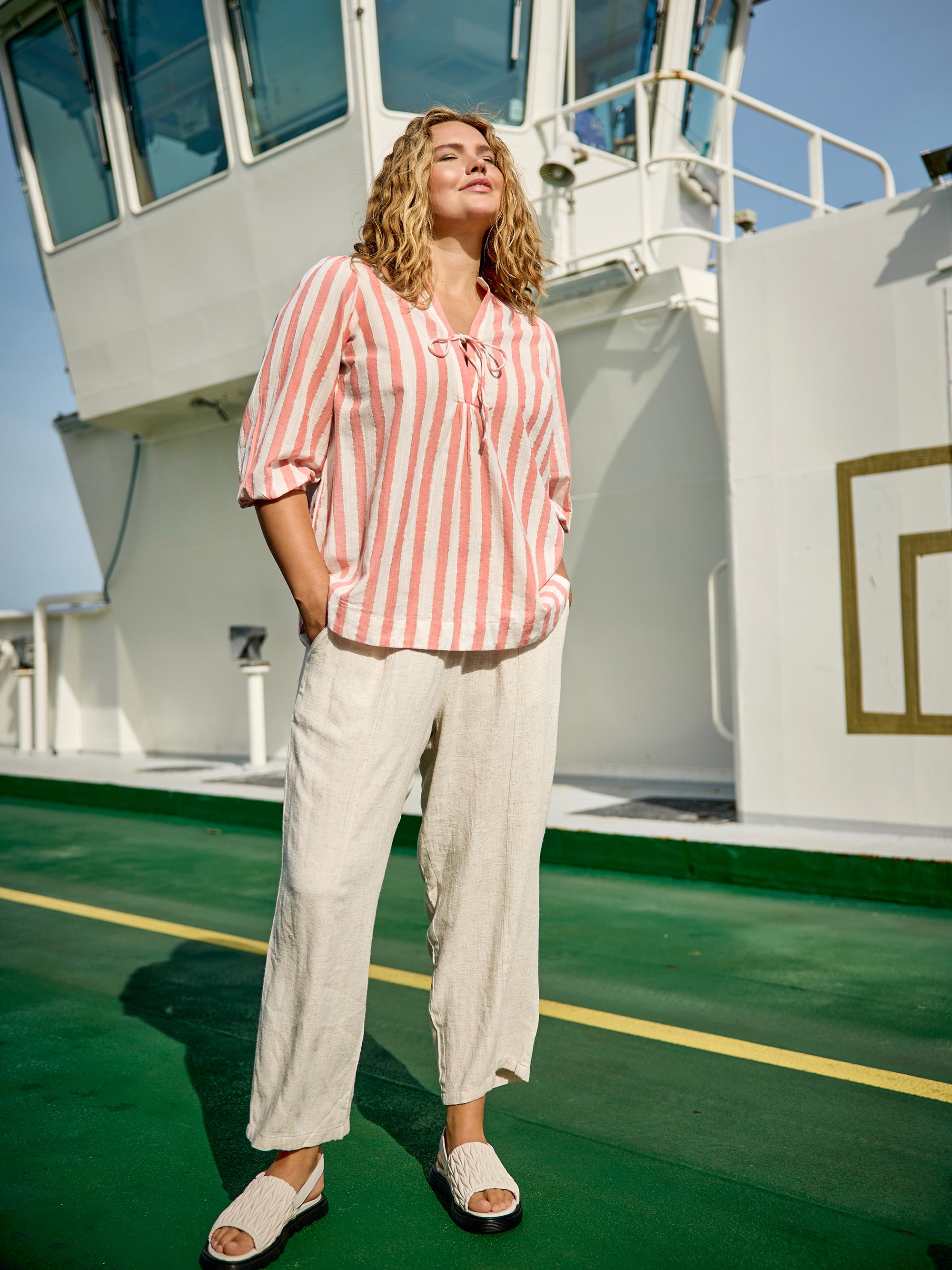 Housut Lia sand-Housut/Farkut-Zoey-Lahja ja sisustus Pussukka Katariina Home Oy