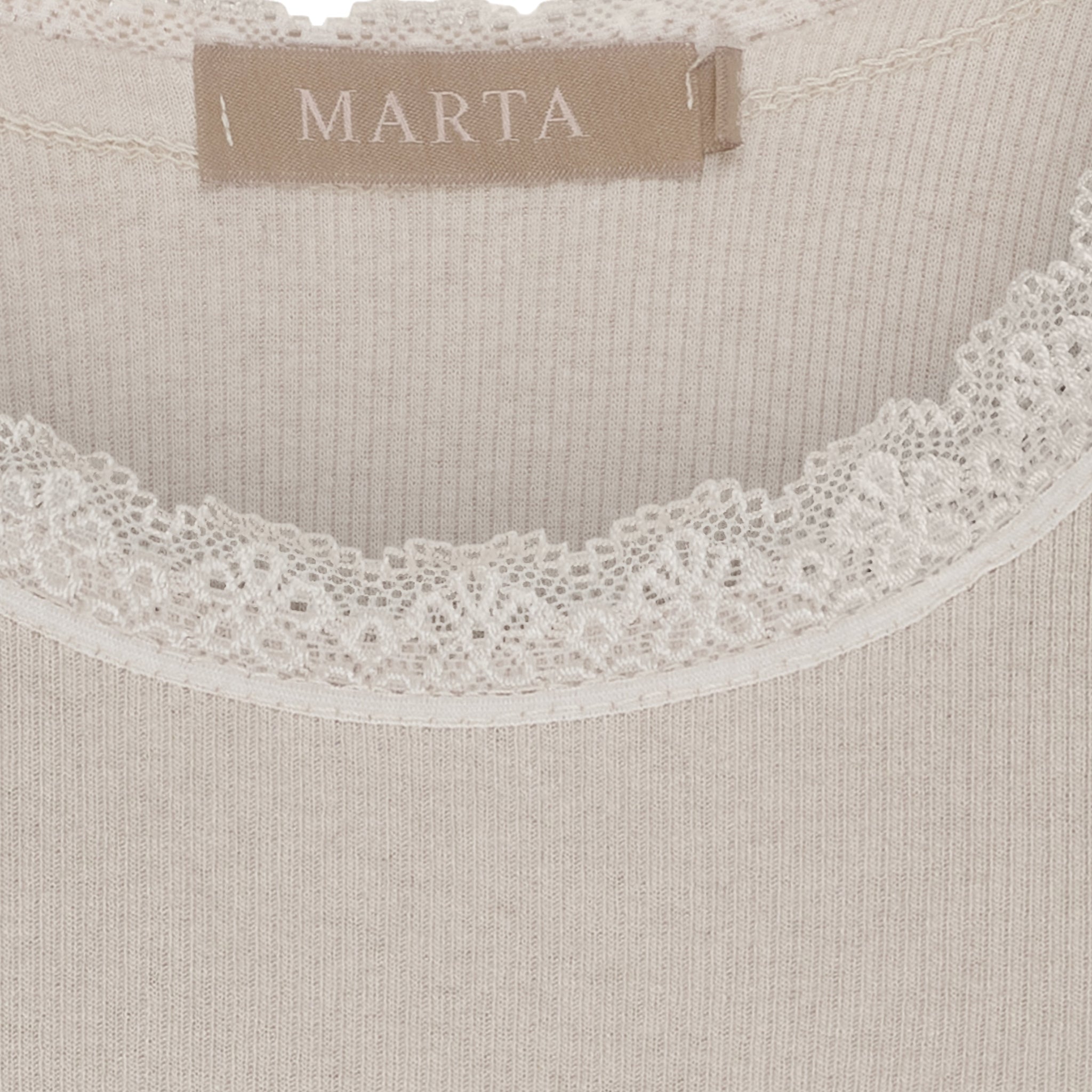 Toppi Angeline eri värejä Marta du Chateau-T-Paidat-Marta du Chateau-Lahja ja sisustus Pussukka Katariina Home Oy