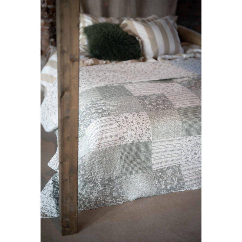 Päiväpeitto Verdi vihreä-Päiväpeitot-Fondaco-Lahja ja sisustus Pussukka Katariina Home Oy