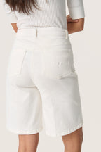 Shortsit Selino luonnonvalkoinen-Shortsit/Trikoot-Soaked in Luxury-Lahja ja sisustus Pussukka Katariina Home Oy