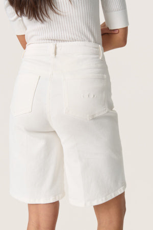 Shortsit Selino luonnonvalkoinen-Shortsit/Trikoot-Soaked in Luxury-Lahja ja sisustus Pussukka Katariina Home Oy