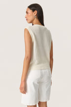 Neuleliivi Susanna luonnonvalkoinen-Neuleet/Neuletakit-Soaked in Luxury-Lahja ja sisustus Pussukka Katariina Home Oy