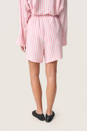 Shortsit Beliro pinkki/valkoraidallinen-Shortsit/Trikoot-Soaked in Luxury-Lahja ja sisustus Pussukka Katariina Home Oy