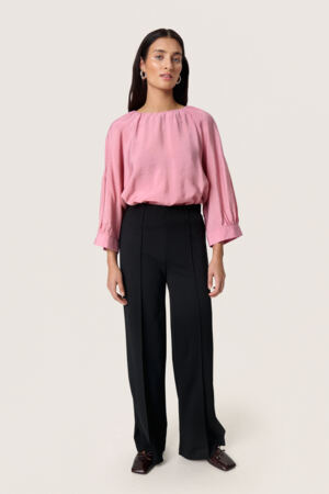 Pusero Leodora eri värejä-Puserot-Soaked in Luxury-Lahja ja sisustus Pussukka Katariina Home Oy