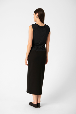 Toppi Clara musta-T-Paidat-Soaked in Luxury-Lahja ja sisustus Pussukka Katariina Home Oy