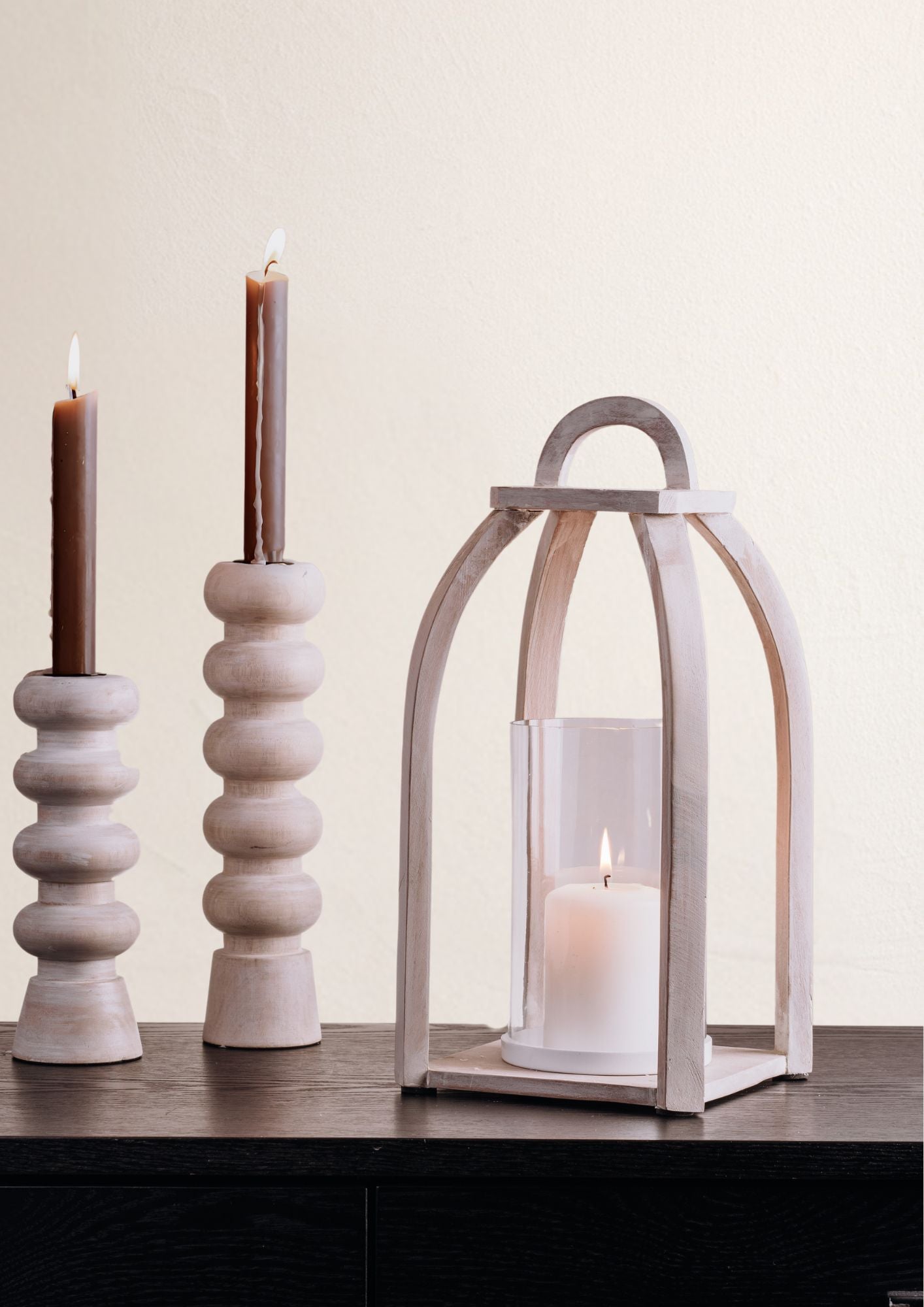 Lyhty Lancaster valkopesty-Kynttilänjalat ja lyhdyt-Zelected by Houze-Lahja ja sisustus Pussukka Katariina Home Oy