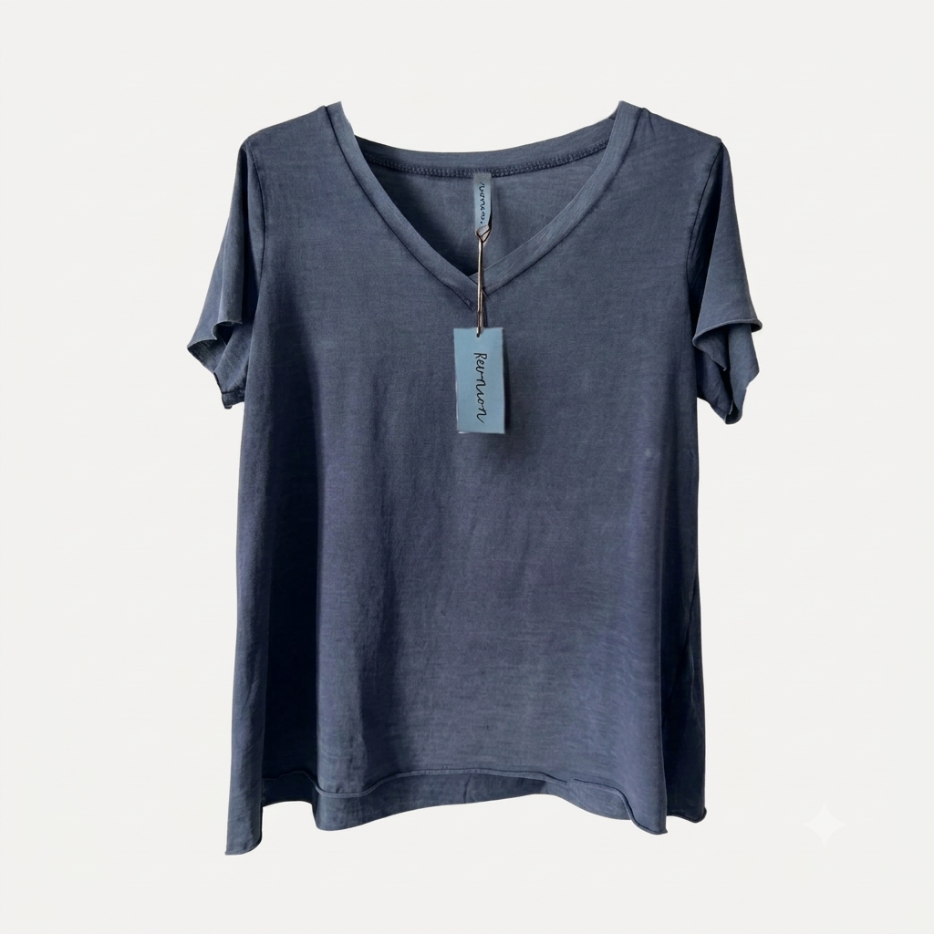 T-Paita Classic V eri värejä Reunion-T-Paidat-Reunion-Lahja ja sisustus Pussukka Katariina Home Oy