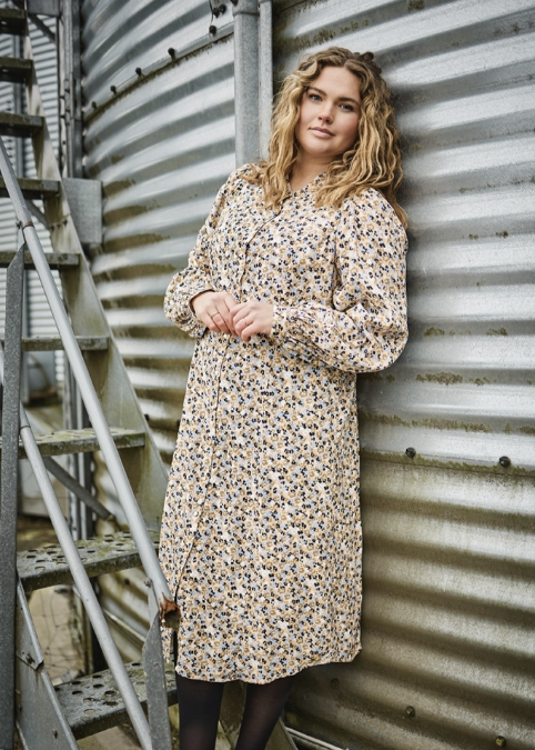 Mekko Josie sand-Mekot/Hameet-Zoey-Lahja ja sisustus Pussukka Katariina Home Oy