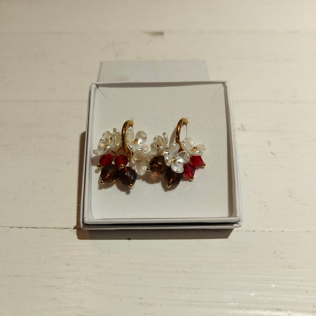 Korvakorut Pompom eri värejä Mimo Design-Korut-Mimo Design-Lahja ja sisustus Pussukka Katariina Home Oy