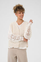 Neuleliivi Klementine luonnonvalkoinen-Neuleet/Neuletakit-Cream Clothing-Lahja ja sisustus Pussukka Katariina Home Oy