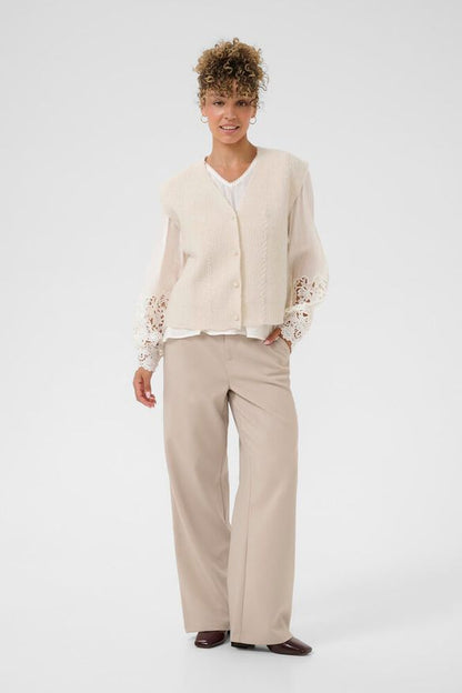 Neuleliivi Klementine luonnonvalkoinen-Neuleet/Neuletakit-Cream Clothing-Lahja ja sisustus Pussukka Katariina Home Oy