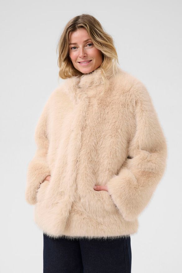 Tekoturkis Frimia beige-Takit/Jakut-Cream Clothing-Lahja ja sisustus Pussukka Katariina Home Oy