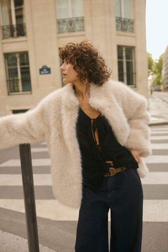 Tekoturkis Frimia beige-Takit/Jakut-Cream Clothing-Lahja ja sisustus Pussukka Katariina Home Oy