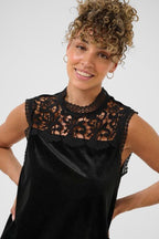 Samettipitsi Toppi Frosty musta-Puserot-Cream Clothing-Lahja ja sisustus Pussukka Katariina Home Oy