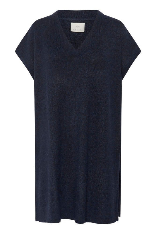 Poncho Anetta tummansininen-Neuleet/Neuletakit-Kaffe-Lahja ja sisustus Pussukka Katariina Home Oy