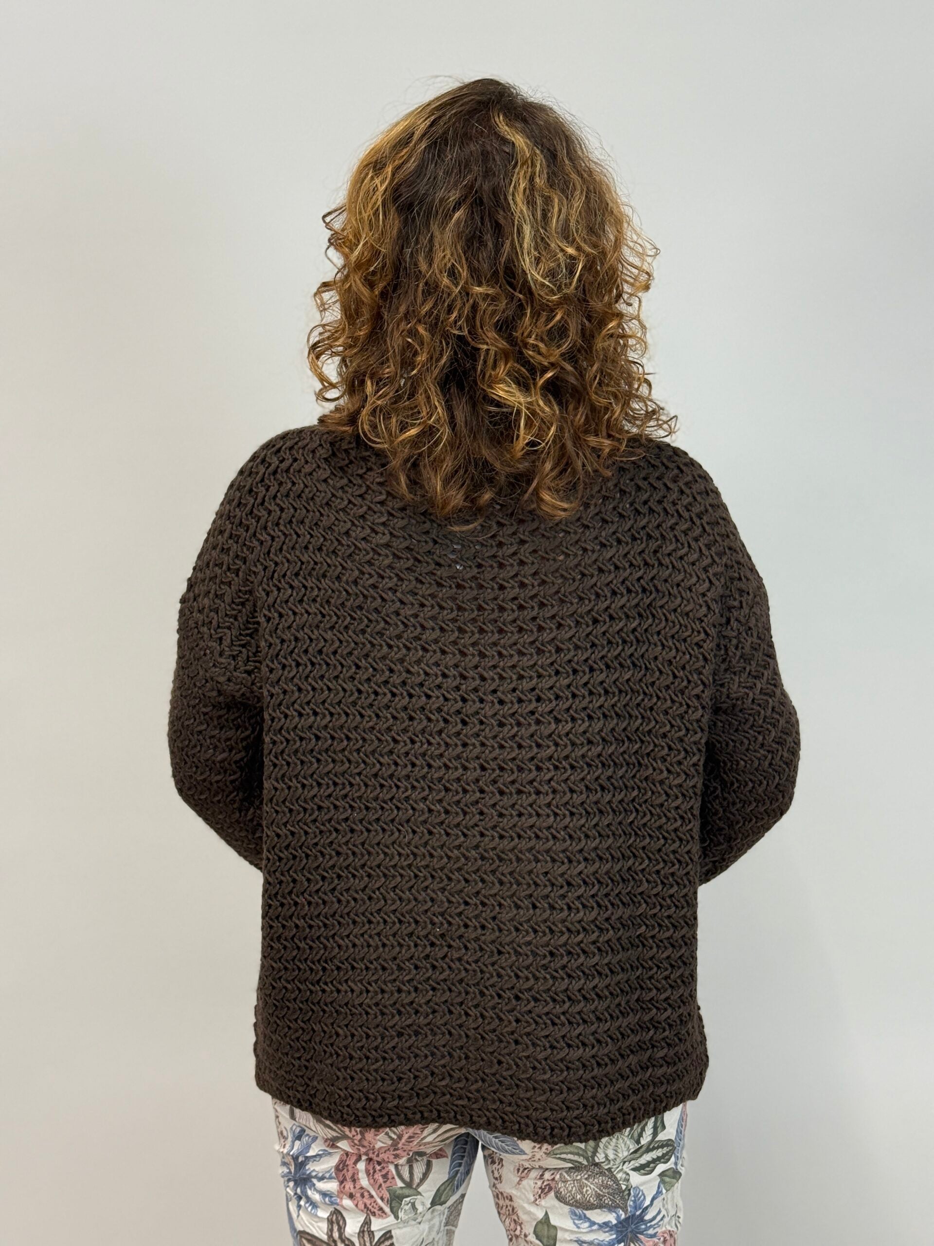 Neulepusero Inka tummanruskea-Neuleet/Neuletakit-Mix By Heart-Lahja ja sisustus Pussukka Katariina Home Oy