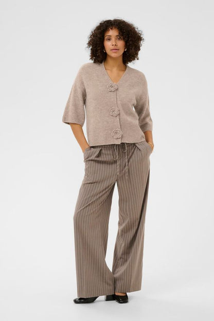 Neuletakki Rosie eri värejä-Neuleet/Neuletakit-Kaffe-Lahja ja sisustus Pussukka Katariina Home Oy