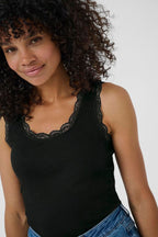 Toppi Omi eri värejä-T-Paidat-Kaffe-Lahja ja sisustus Pussukka Katariina Home Oy