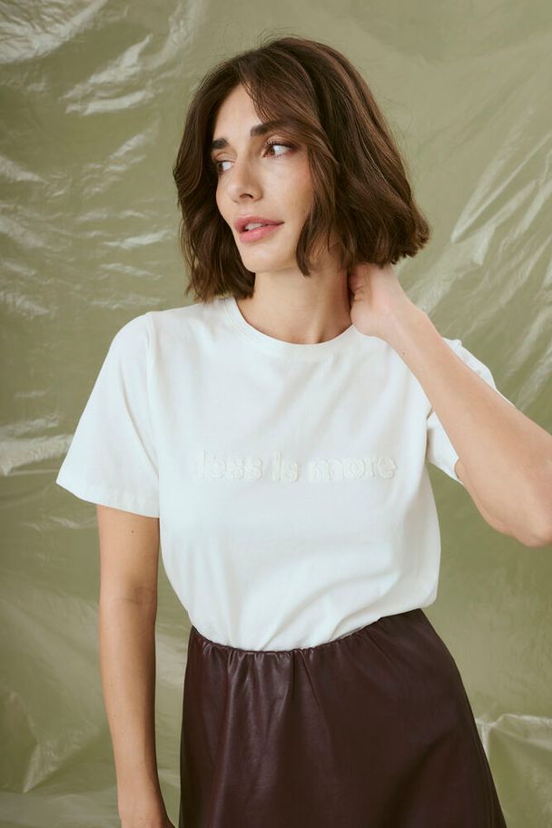 T-Paita Noga eri värejä-T-Paidat-Culture-Lahja ja sisustus Pussukka Katariina Home Oy