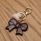 Avaimenperä Rusetti-Korut-BOW19DETAILS-Lahja ja sisustus Pussukka Katariina Home Oy