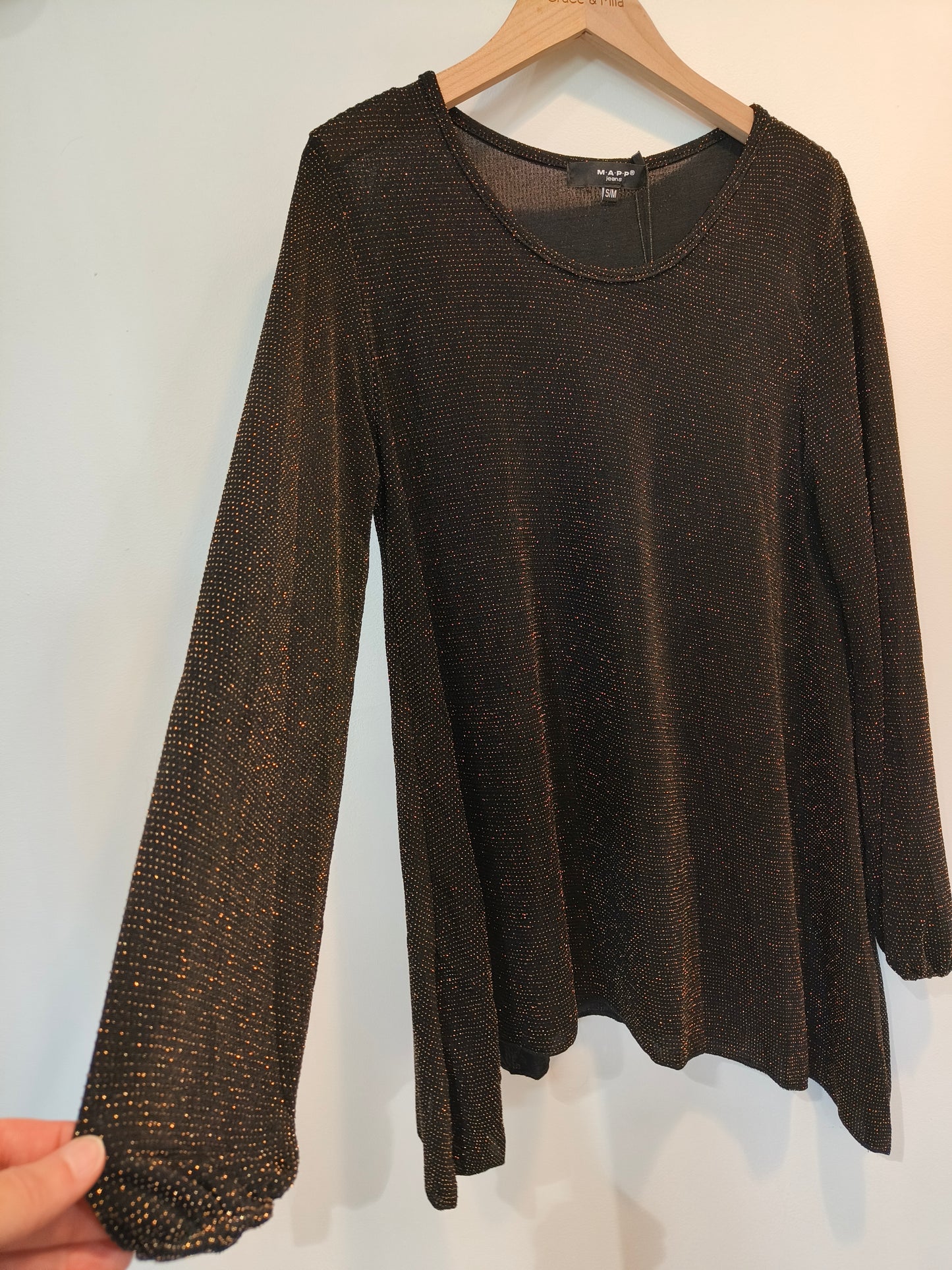 Housut+Pusero Sparkling musta/kulta-Puserot-Marc Lauge-Lahja ja sisustus Pussukka Katariina Home Oy