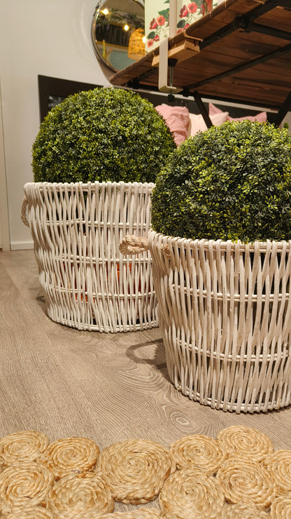 Rottinkikori pyöreä valkoinen eri kokoja-Korit-Katariinahome.fi - tyyliä elämääsi-Lahja ja sisustus Pussukka Katariina Home Oy