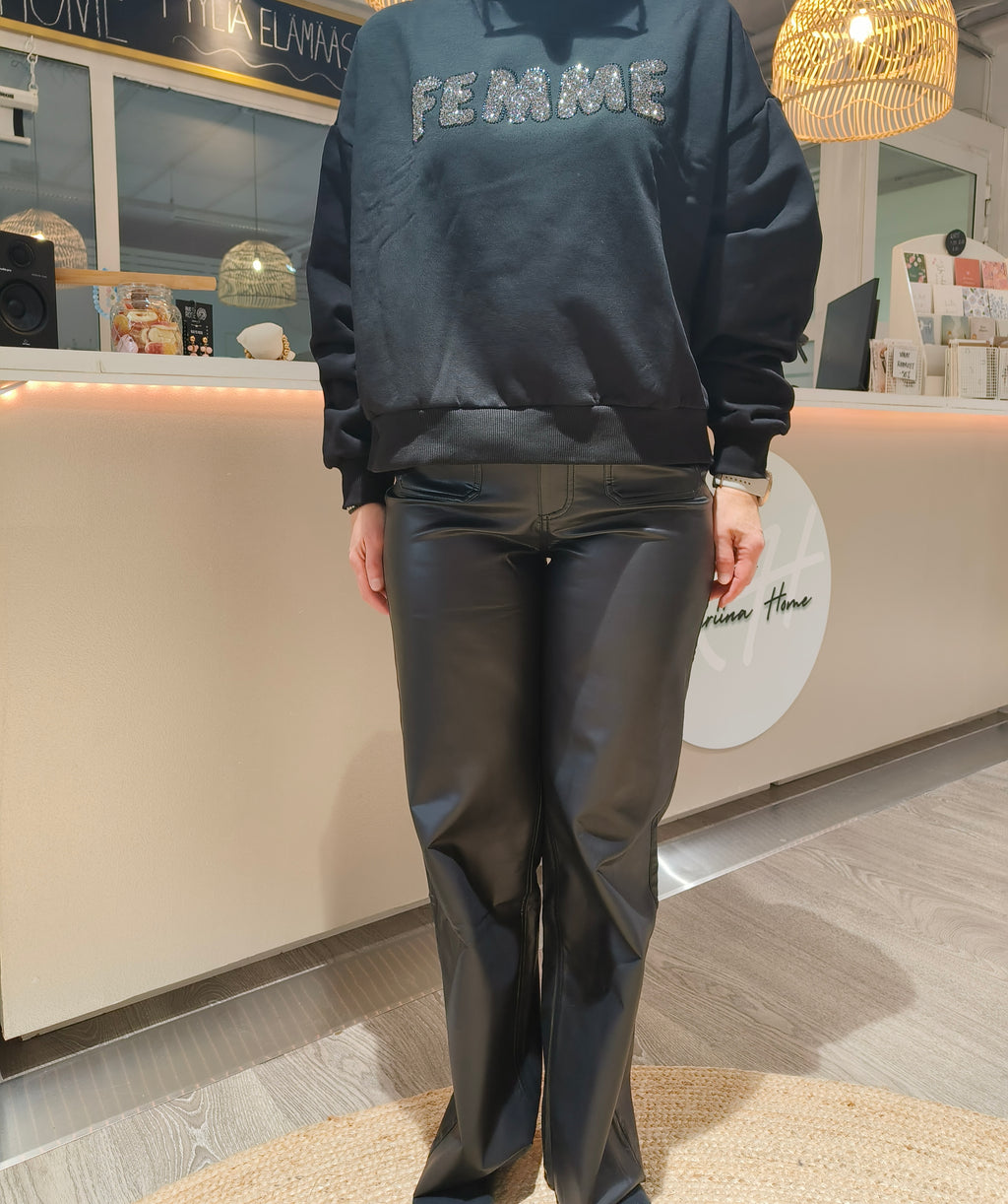 Tekonahkahousut Mikka musta-Housut/Farkut-Kaffe-Lahja ja sisustus Pussukka Katariina Home Oy