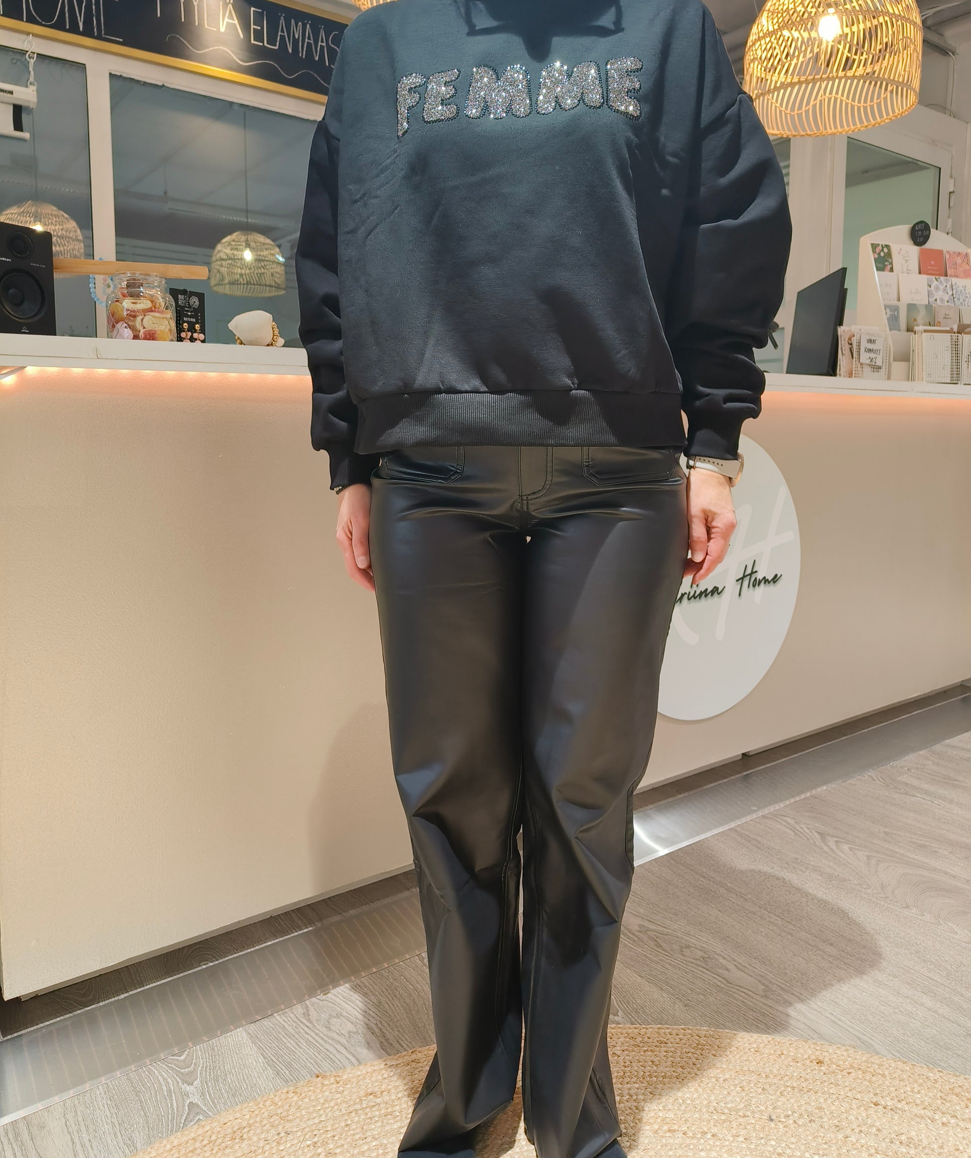 Tekonahkahousut Mikka musta-Housut/Farkut-Kaffe-Lahja ja sisustus Pussukka Katariina Home Oy