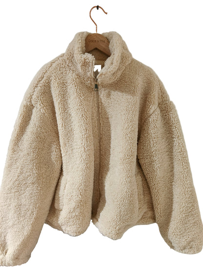 Teddytakki luonnonvalkoinen-Takit/Jakut-Peura Collection-Lahja ja sisustus Pussukka Katariina Home Oy