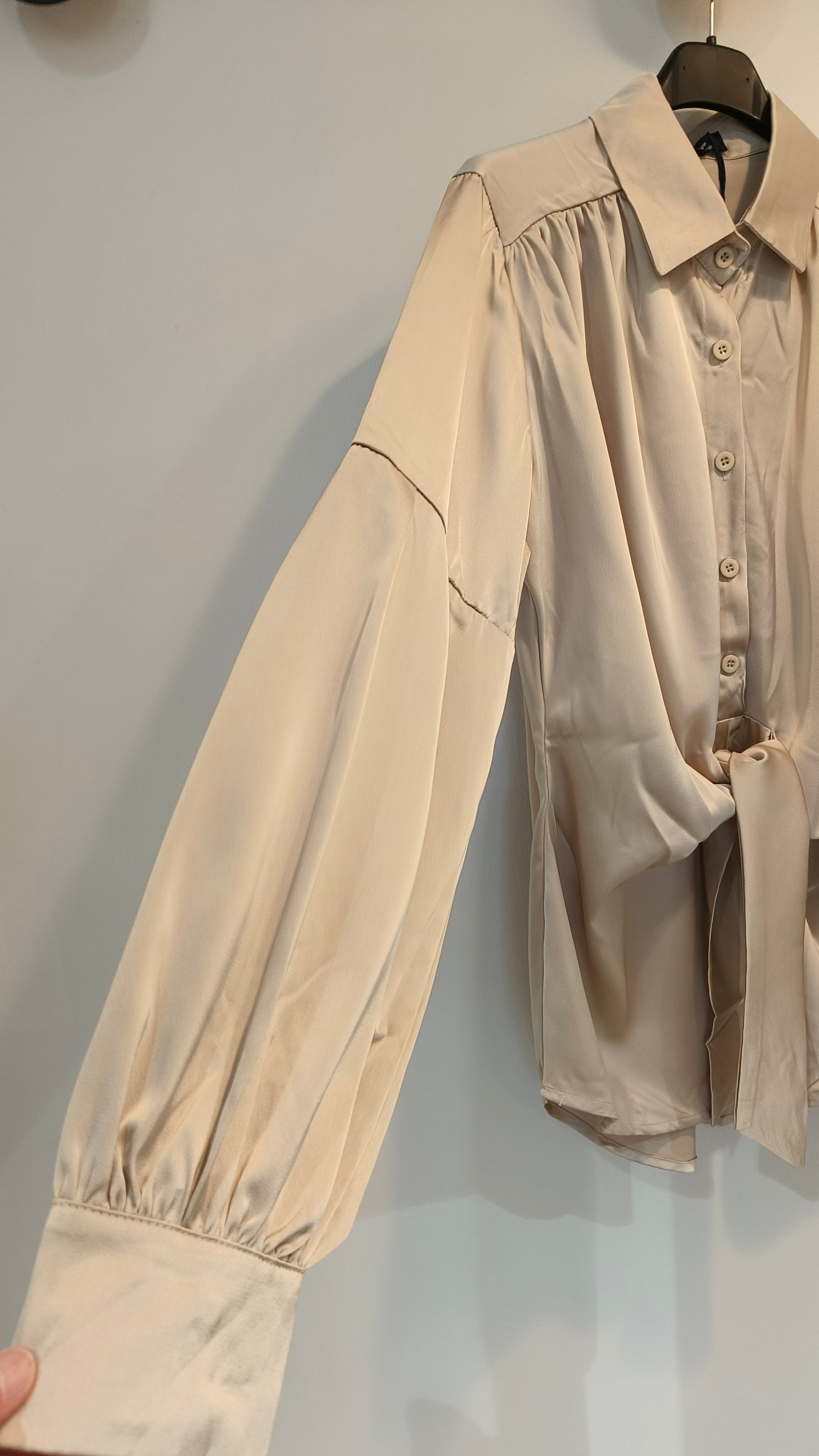 Satiinipusero Tie latte-Puserot-Marc Lauge-Lahja ja sisustus Pussukka Katariina Home Oy