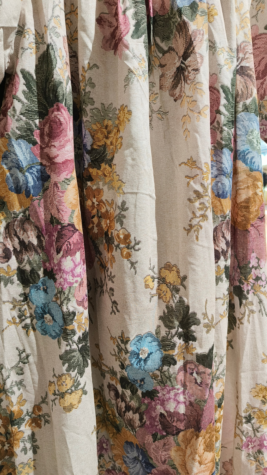Kukkamekko Carmen beige Peura Collection-Mekot/Hameet-Peura Collection-Lahja ja sisustus Pussukka Katariina Home Oy