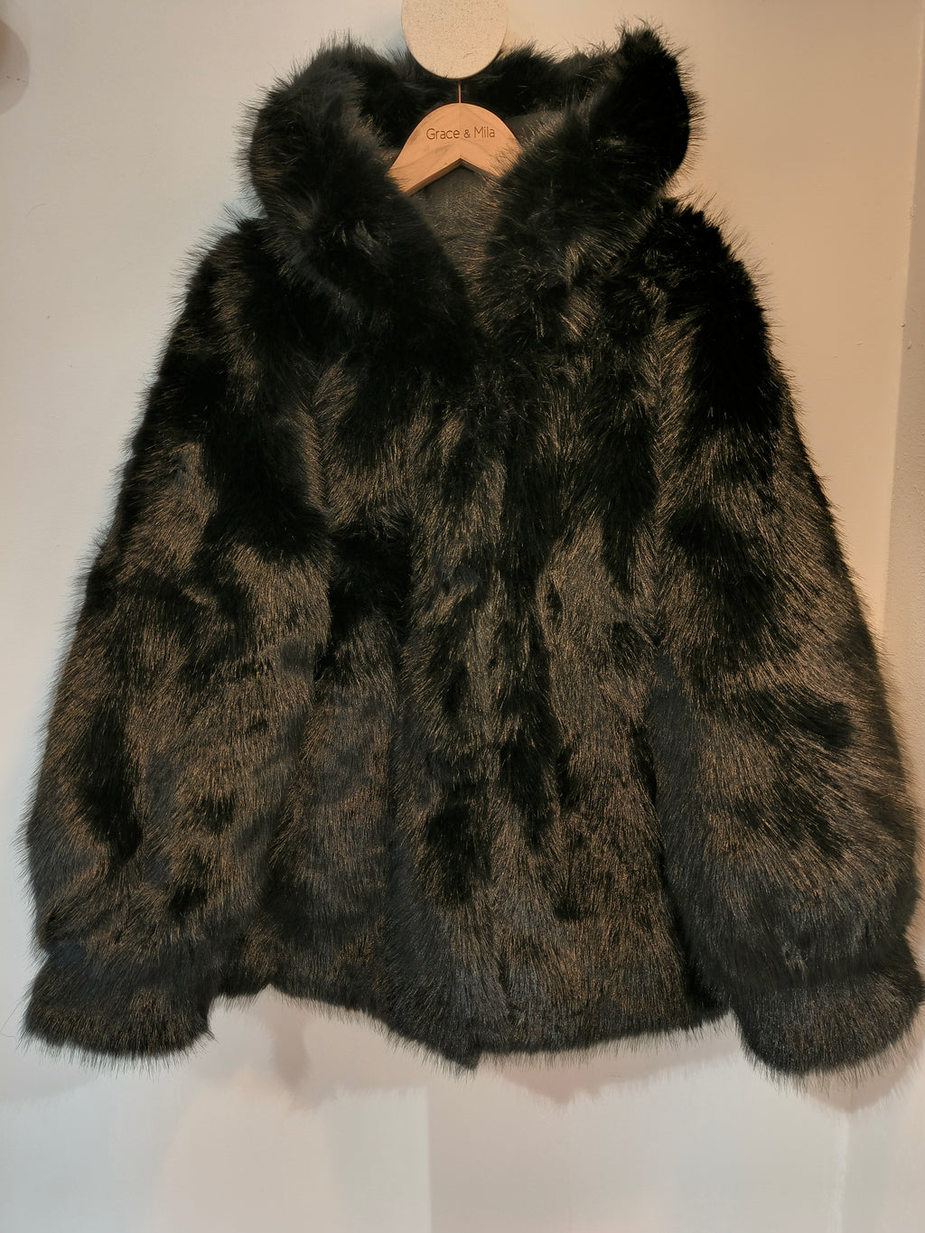 Tekoturkki Minky musta-Takit/Jakut-Marc Lauge-Lahja ja sisustus Pussukka Katariina Home Oy