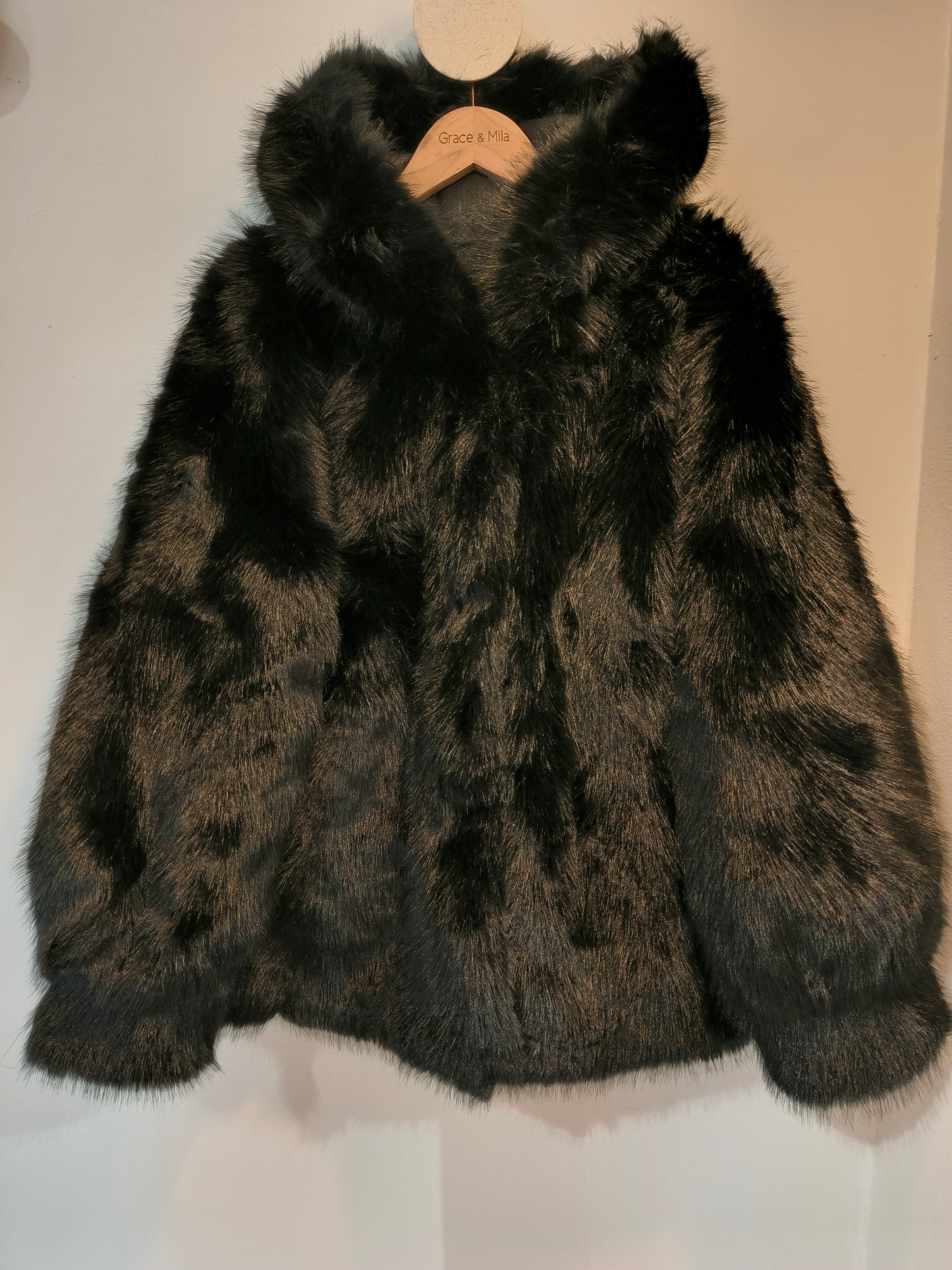 Tekoturkki Minky musta-Takit/Jakut-Marc Lauge-Lahja ja sisustus Pussukka Katariina Home Oy