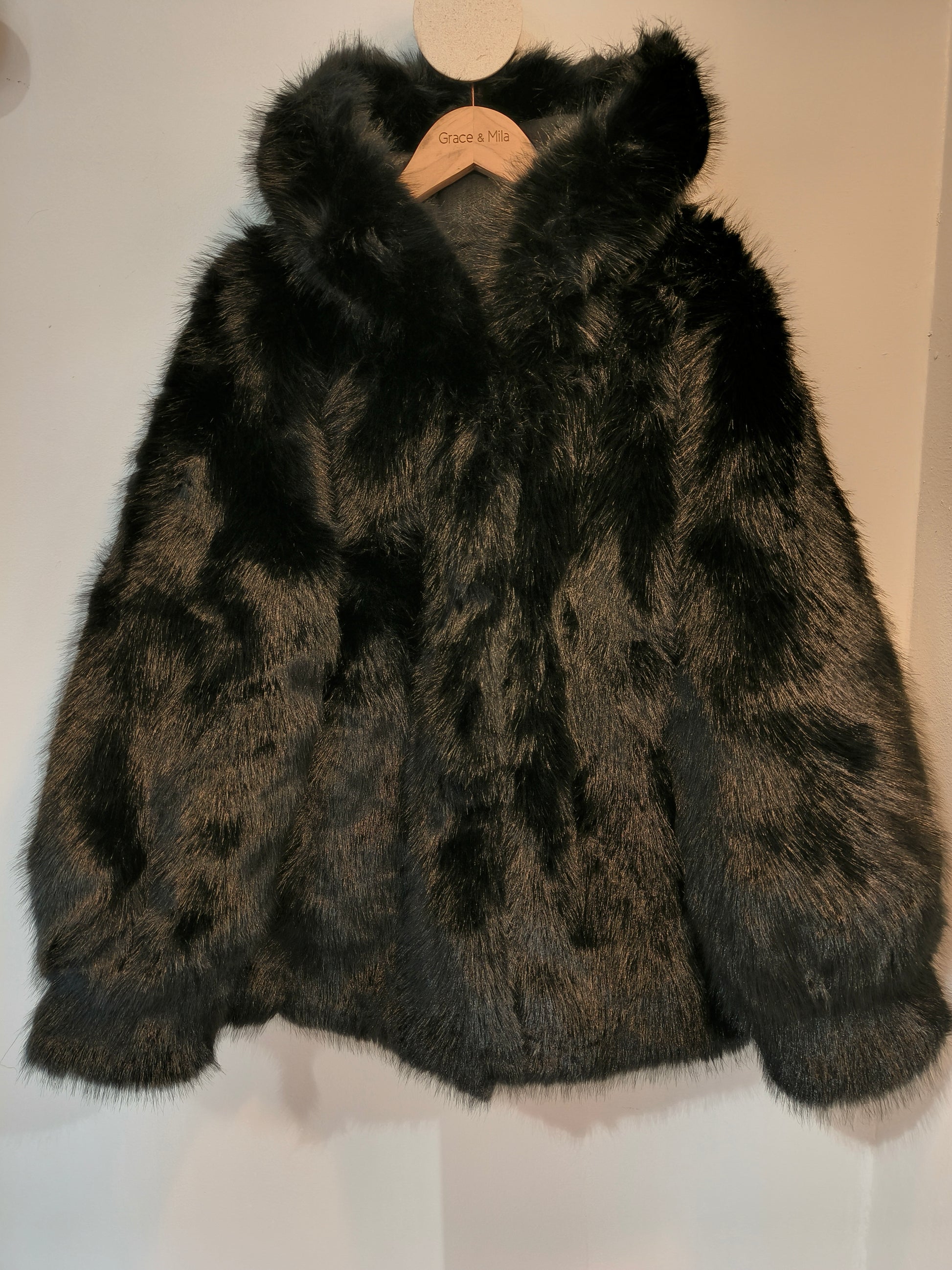 Tekoturkki Minky musta-Takit/Jakut-Marc Lauge-Lahja ja sisustus Pussukka Katariina Home Oy