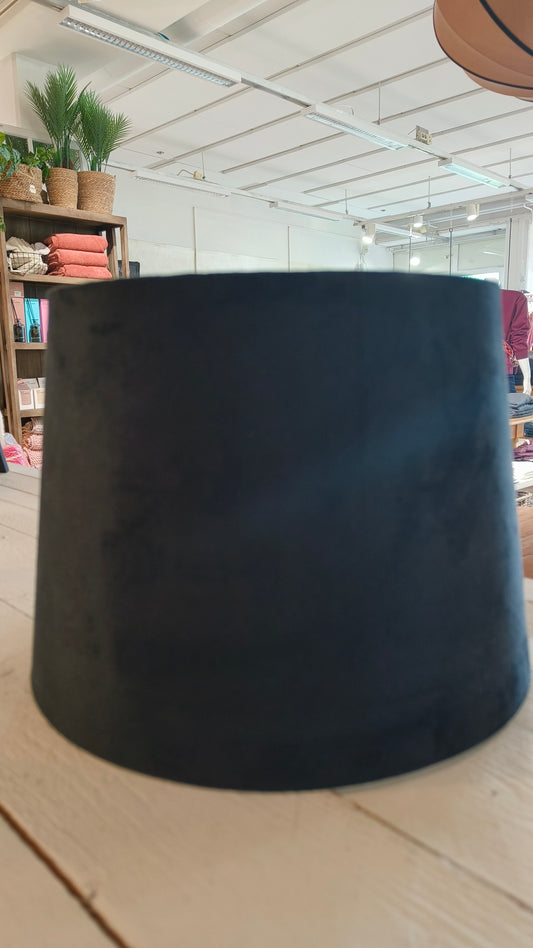 Varjostin musta-Valaisimet-prhome-Lahja ja sisustus Pussukka Katariina Home Oy