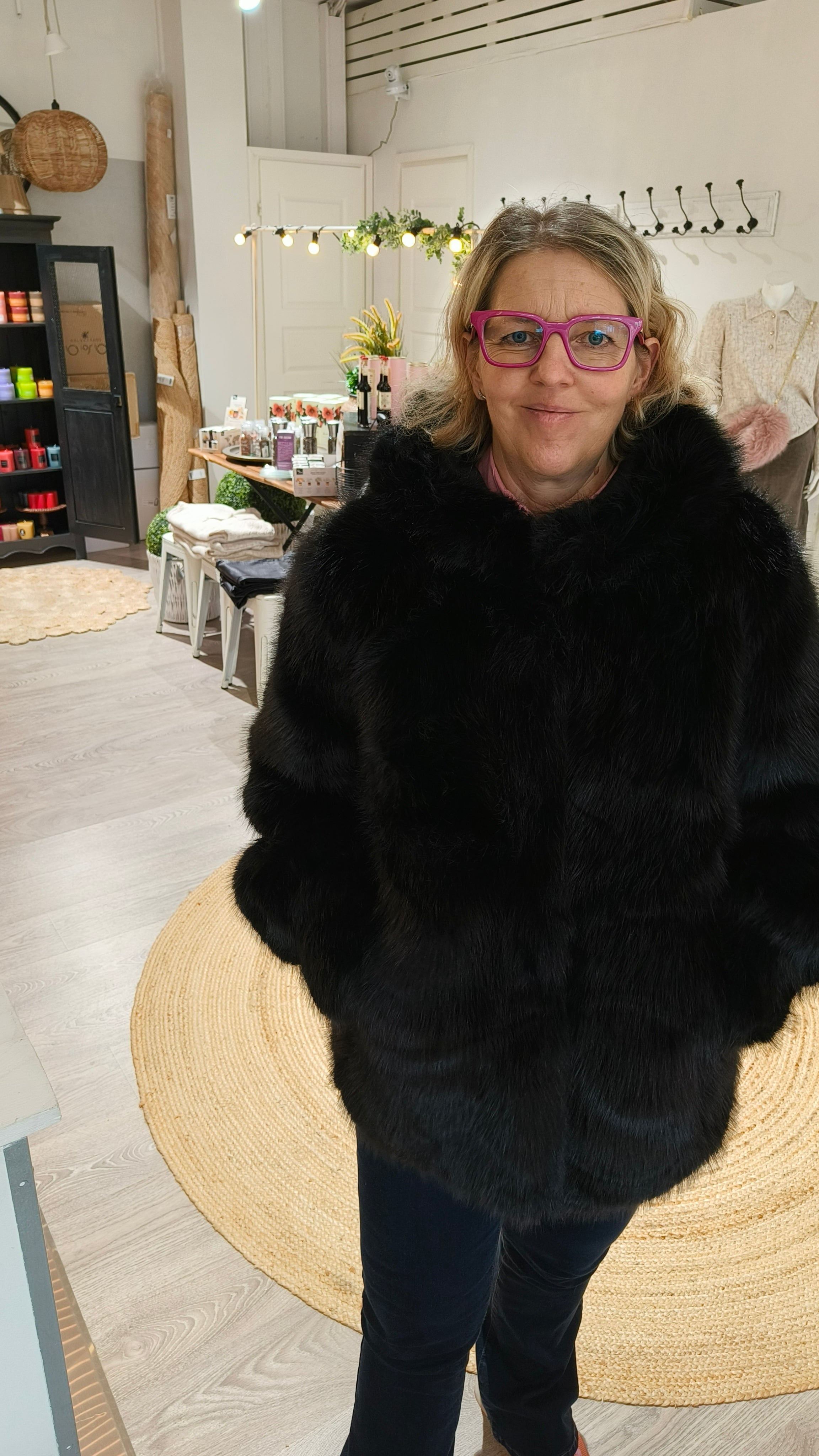 Tekoturkki Minky musta-Takit/Jakut-Marc Lauge-Lahja ja sisustus Pussukka Katariina Home Oy