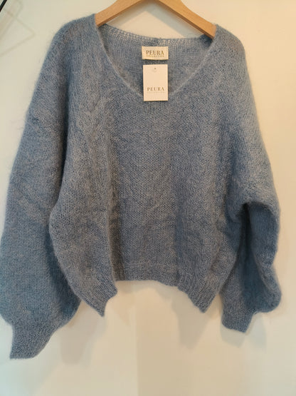 Mohairneule V-pääntie eri värejä-Neuleet/Neuletakit-Peura Collection-Lahja ja sisustus Pussukka Katariina Home Oy