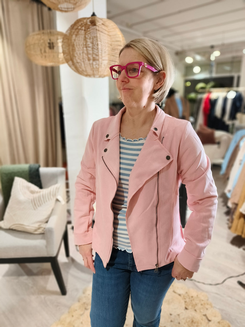 Biker jakku tekomokka vaaleanpunainen-Takit/Jakut-Marc Lauge-Lahja ja sisustus Pussukka Katariina Home Oy