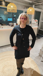 Jakku Mille musta-Takit/Jakut-Marc Lauge-Lahja ja sisustus Pussukka Katariina Home Oy