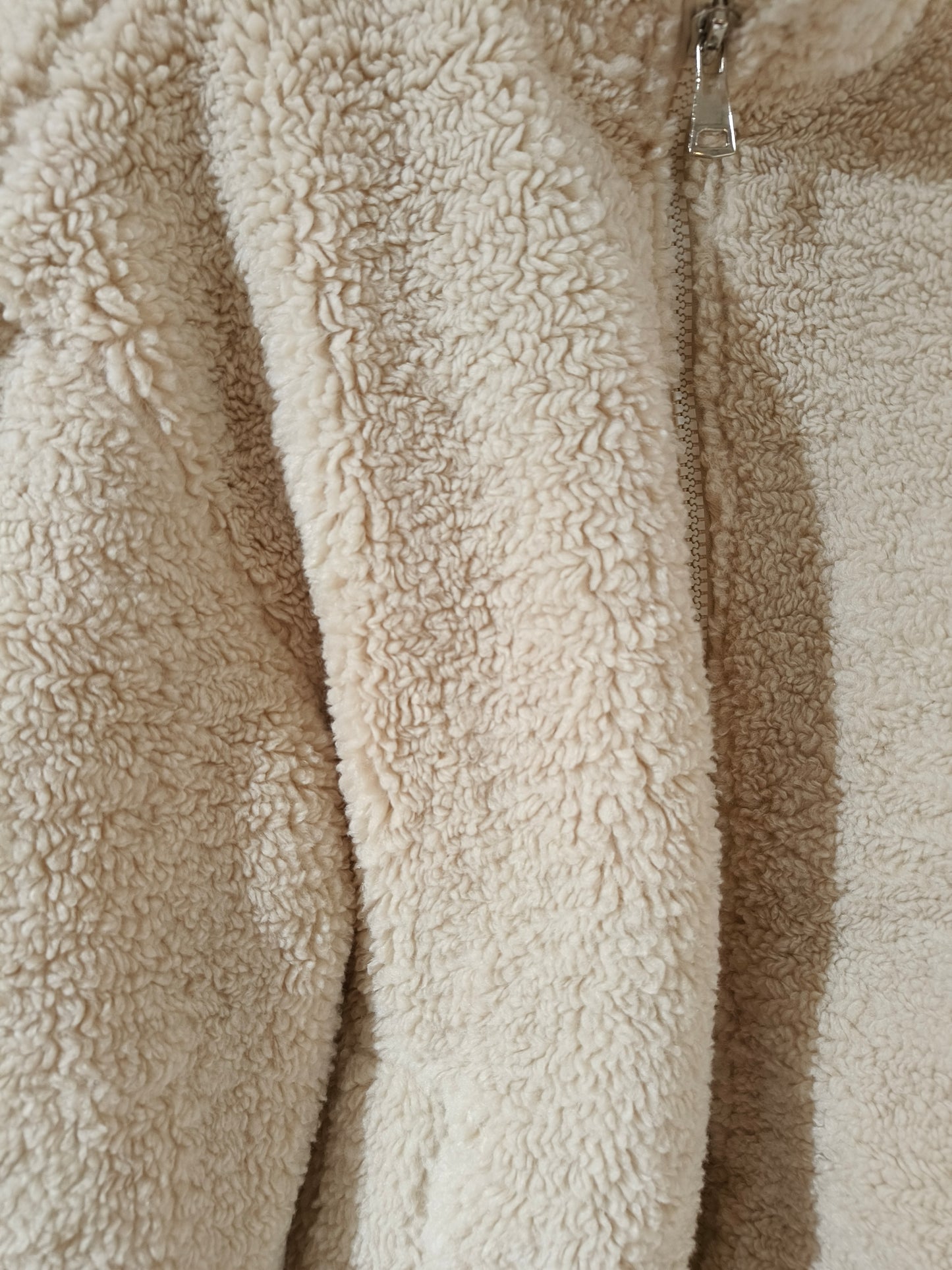 Teddytakki luonnonvalkoinen-Takit/Jakut-Peura Collection-Lahja ja sisustus Pussukka Katariina Home Oy